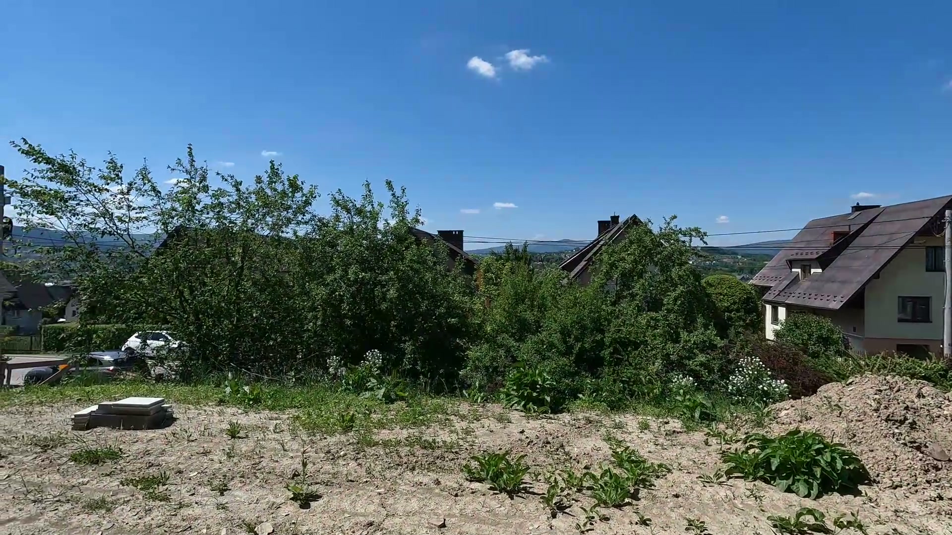 Działka i panorama Beskidu